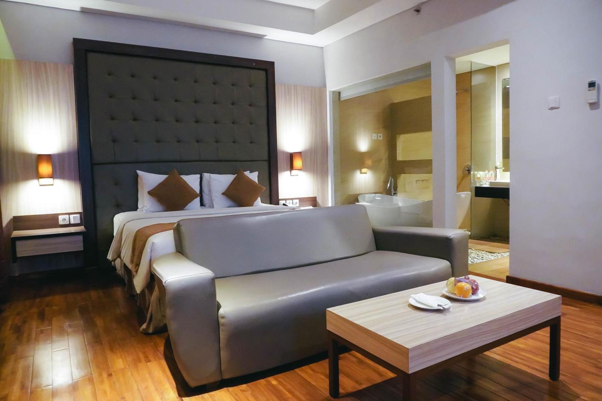 Crystal Lotus Hotel Yogyakarta Melati Εξωτερικό φωτογραφία